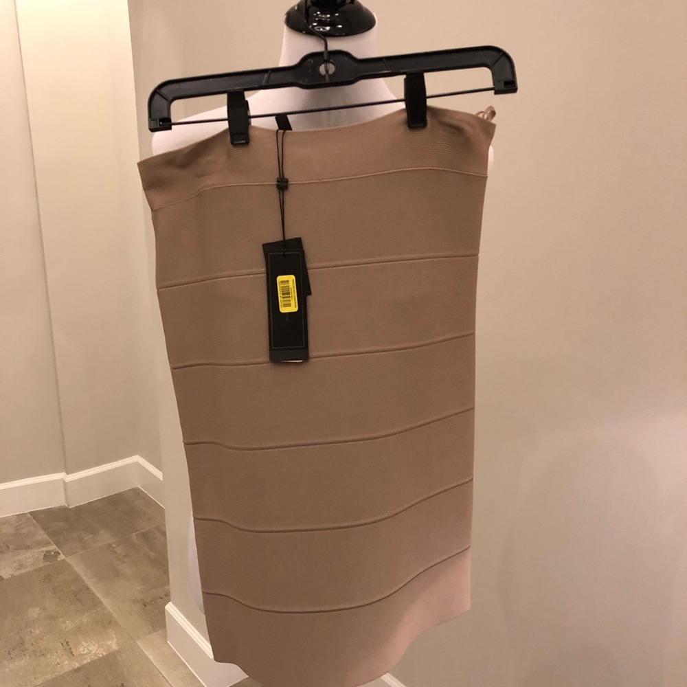 NWT - BCBG MaxAzria Alexa Skirt - L